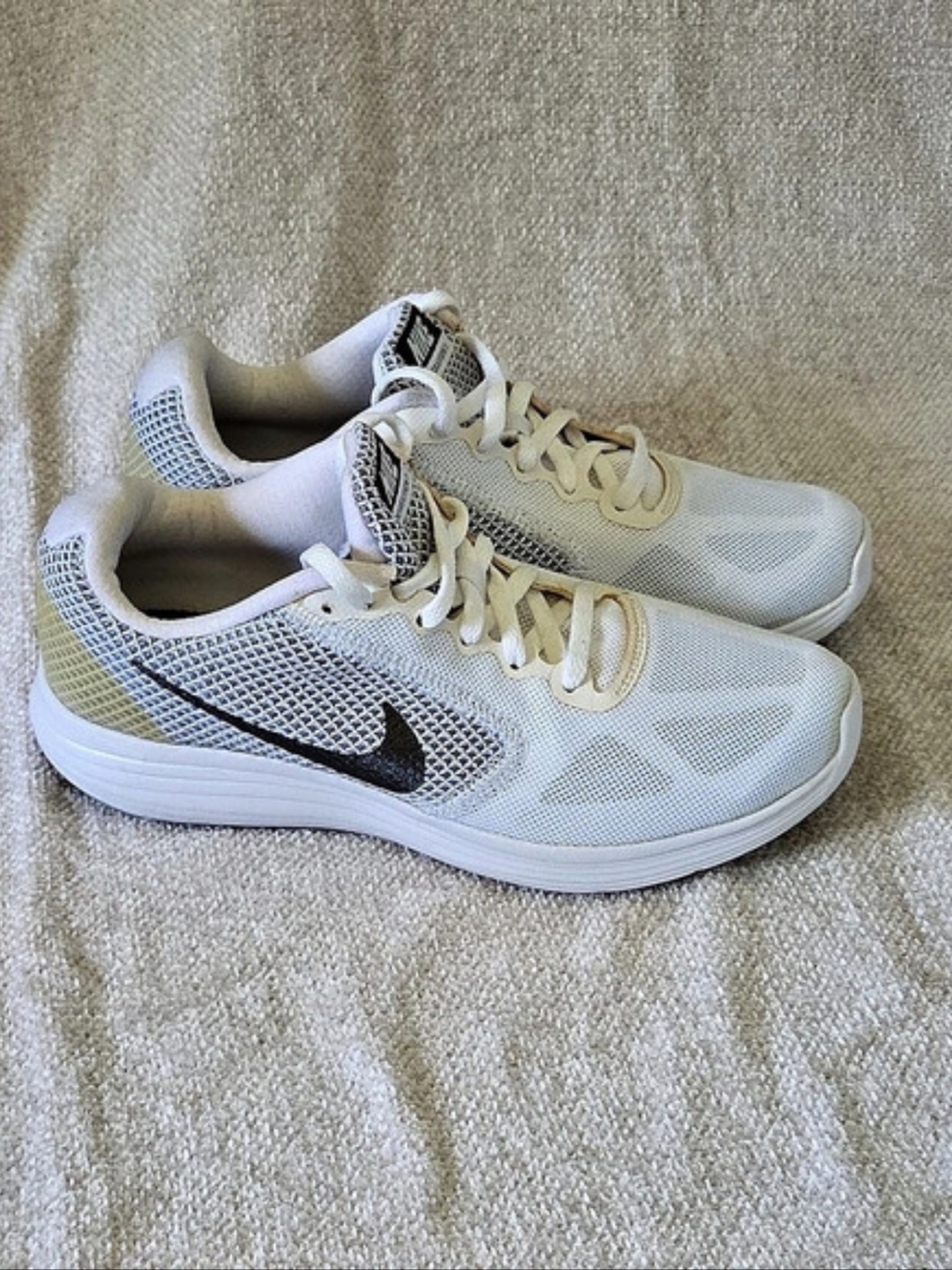 Nike Revolution 3 Women's Athletic Shoes US 7